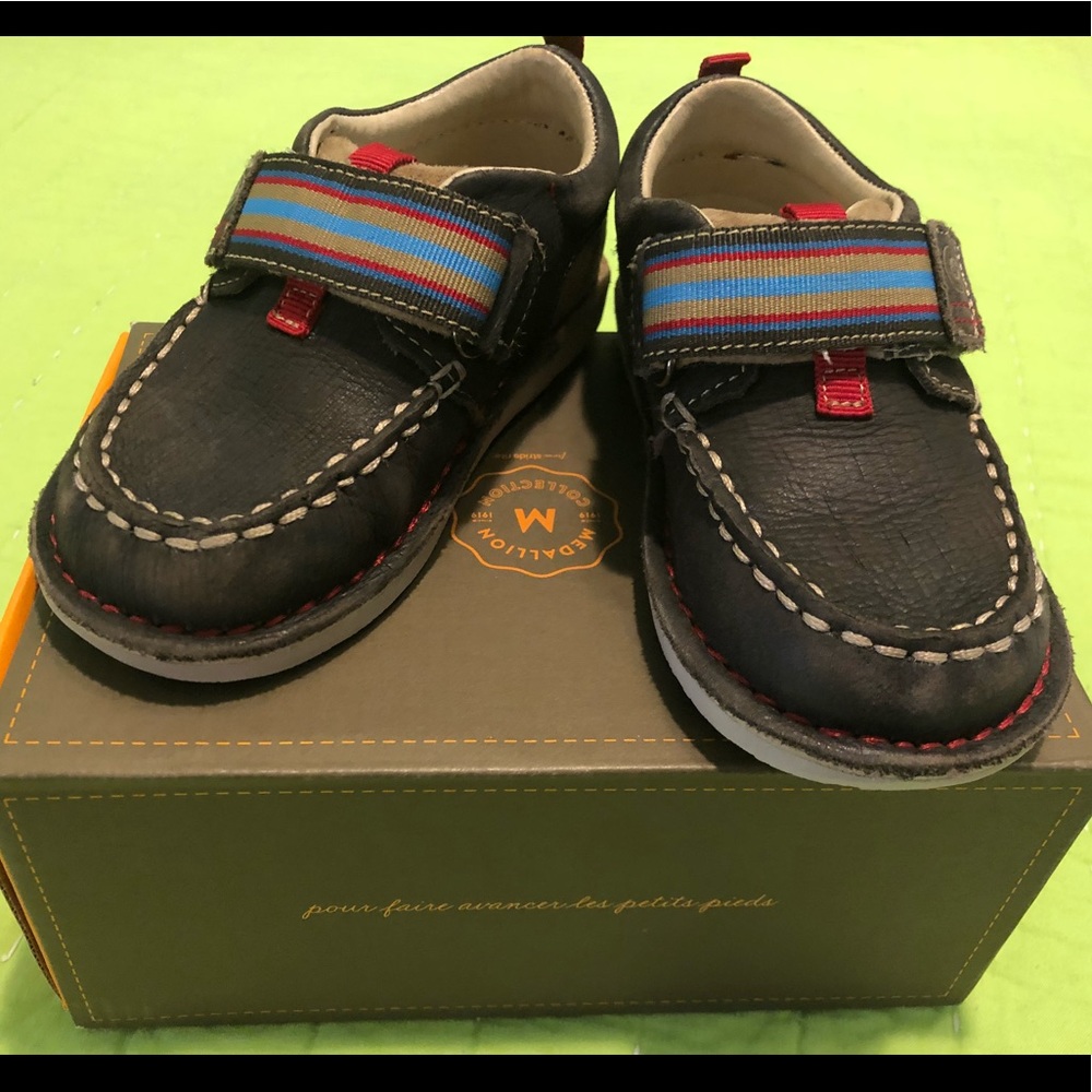 New in box Stride rite Toddler Boy’s Shoes (9wide)